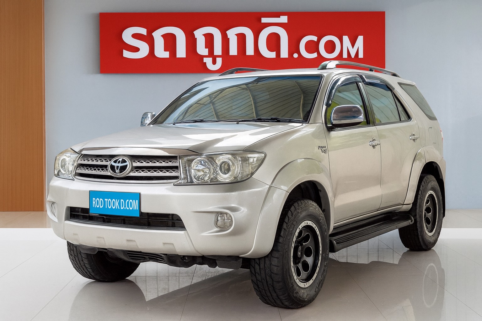 Toyota Fortuner 2.4 V 4WD ปี 2009
