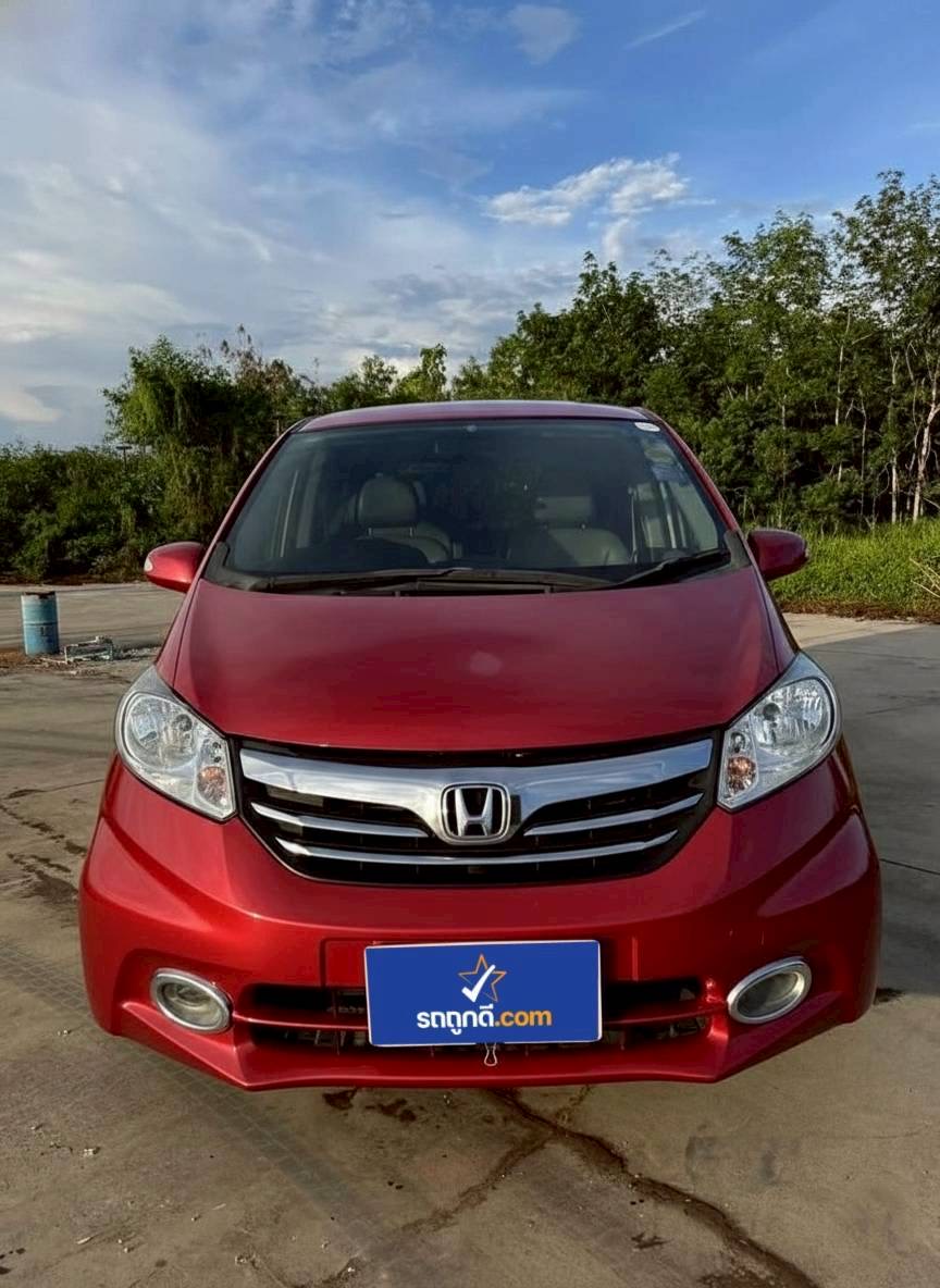 Honda FREED 1.5 E ปี 2013 — รถถูกดี